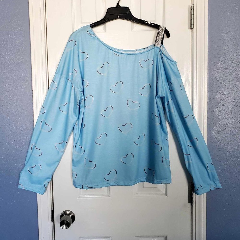 NWOT Women's XL Long Sleeve Baby Blue Hearts Shoulder Accent